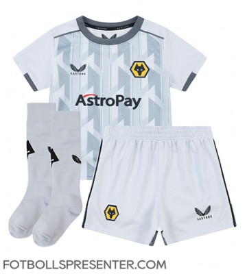 Wolves Tredje tröja Barn 2022-23 Kortärmad (+ korta byxor)